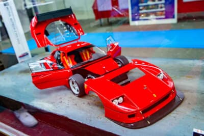 京商オリジナル：1/12スケール フェラーリF40コンペティツィオーネは開閉機構を持ち合わせている