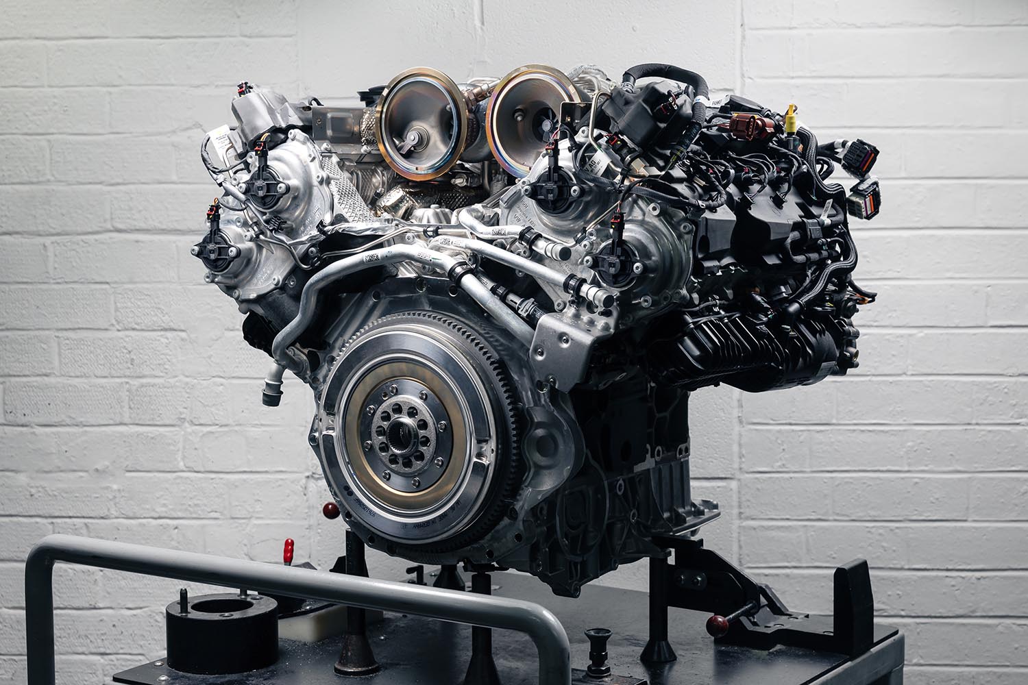 06_AMW_20240515_bentley_hybrid.jpg