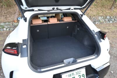 トヨタ クラウン スポーツ Z：ラゲッジ容量は通常（5名乗車時）397L