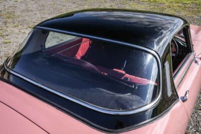 6万3250ポンド（邦貨換算約1320万円）で落札されたジャガー「Eタイプ シリーズIII」（C）Bonhams