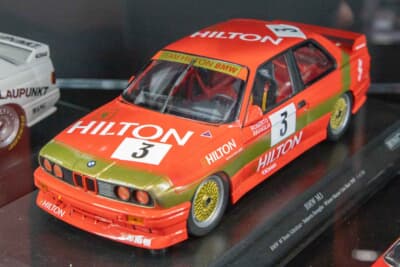 ミニチャンプス：1987年 マカオギアレース ウィナーのBMW M3（SCHNITER-BMW）。1/18スケールで再現し、3万1900円（消費税込）