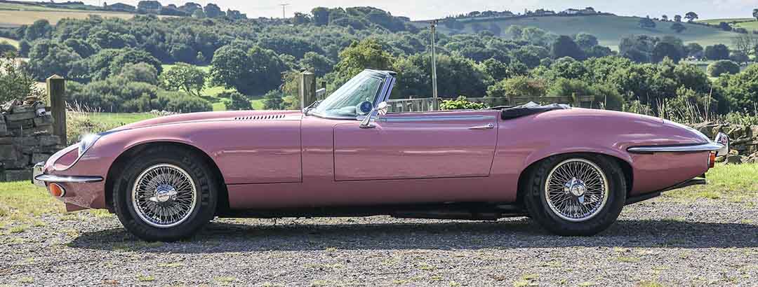 【全品送料無料】 ピンク・ジャガーは純正色！「Eタイプ シリーズIII」がなんと約 自動車