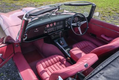 6万3250ポンド（邦貨換算約1320万円）で落札されたジャガー「Eタイプ シリーズIII」（C）Bonhams