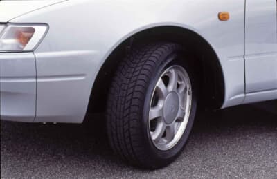 トヨタ カローラ レビンBZ-G：タイヤサイズは195/60R14