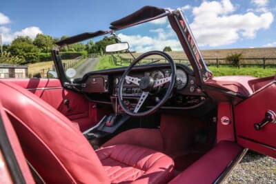 6万3250ポンド（邦貨換算約1320万円）で落札されたジャガー「Eタイプ シリーズIII」（C）Bonhams