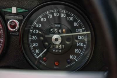 6万3250ポンド（邦貨換算約1320万円）で落札されたジャガー「Eタイプ シリーズIII」（C）Bonhams