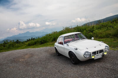 このトヨタ スポーツ800は1965年式で、2016年の東京オートサロンに出展するべく仕上げられた車両