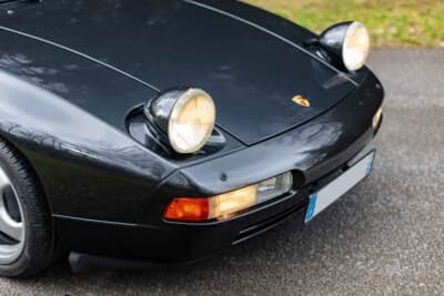 10万9250ユーロ（邦貨換算約1850万円）で落札されたポルシェ「928 GTS」（C）Courtesy of RM Sotheby's