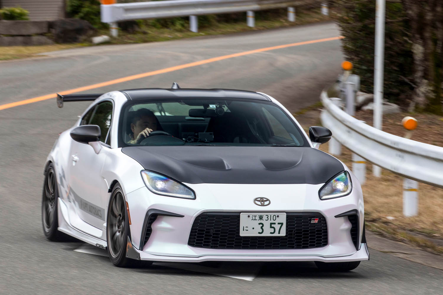 トヨタ「GR86」用のHKS GATE専売サスが凄すぎる！ まるで