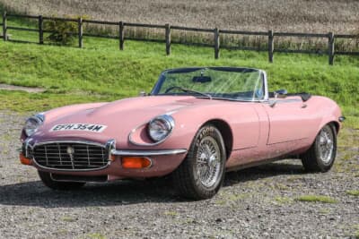 6万3250ポンド（邦貨換算約1320万円）で落札されたジャガー「Eタイプ シリーズIII」（C）Bonhams