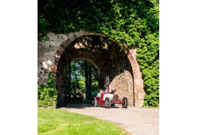 タイプ35の100周年を記念して、ブガッティの故郷であるモルスハイムから、伝説のレーシングカーが1924年のリヨングランプリでデビューしたリヨンまでのツアーを企画した