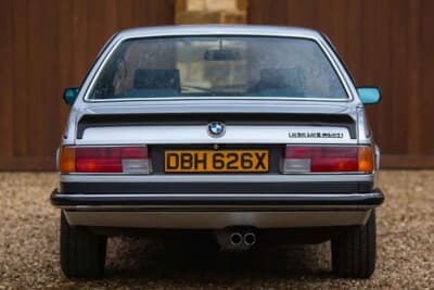 2万1375ポンド（邦貨換算約435万円）で落札されたBMW「635CSi」（C） iconicauctioneers