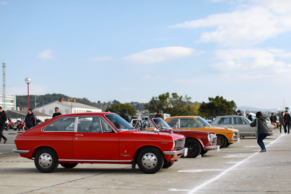 美しく仕上げられた車両や当時のままの姿を残す希少車など、さまざまなクラシックカーが参加した