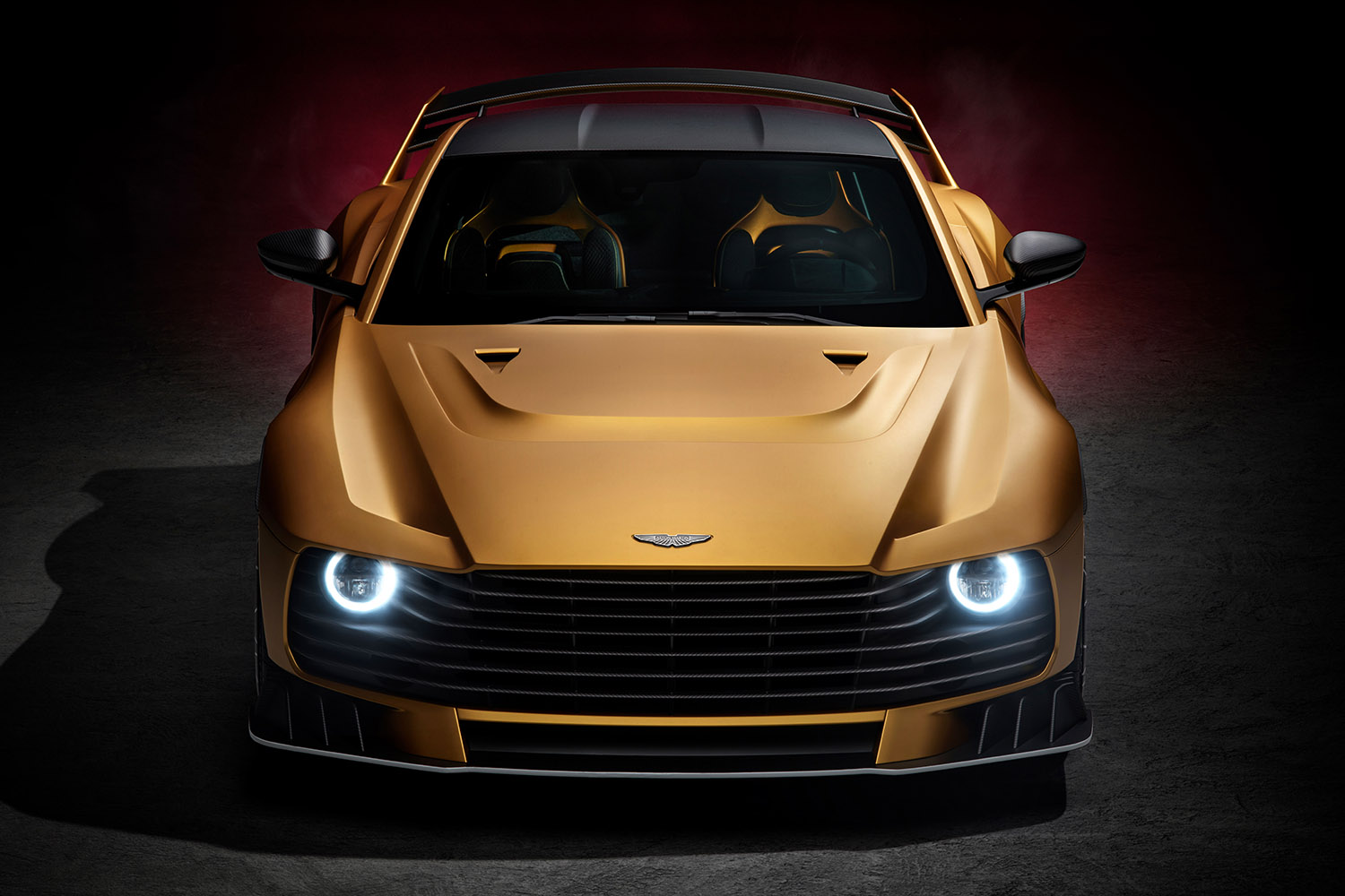 【38台限定】アストンマーティン「ヴァリアント」登場！ フェルナンド・アロンソの依頼で実現した「Q by Aston Martin」手掛ける限定モデルとは  | AUTO MESSE WEB（オートメッセウェブ） 〜クルマを文化する 〜