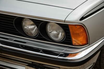 2万1375ポンド（邦貨換算約435万円）で落札されたBMW「635CSi」（C） iconicauctioneers