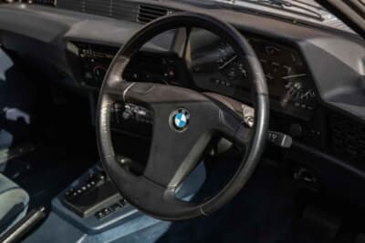 2万1375ポンド（邦貨換算約435万円）で落札されたBMW「635CSi」（C） iconicauctioneers