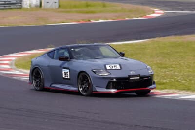 ガレージ力のデモカーであるRZ34型フェアレディZ NISMOはホイールをRAYS VOLK RACING G025に交換したのみ