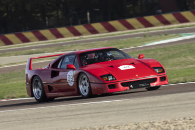 フェラーリ F40：ピレリ「Pゼロ」タイヤを標準指定した、最初のハイパフォーマンスカーだった