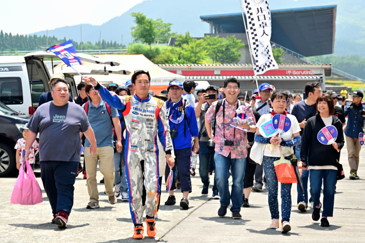 GR86/BRZ Cup第2戦レース当日はピットツアーが行われた