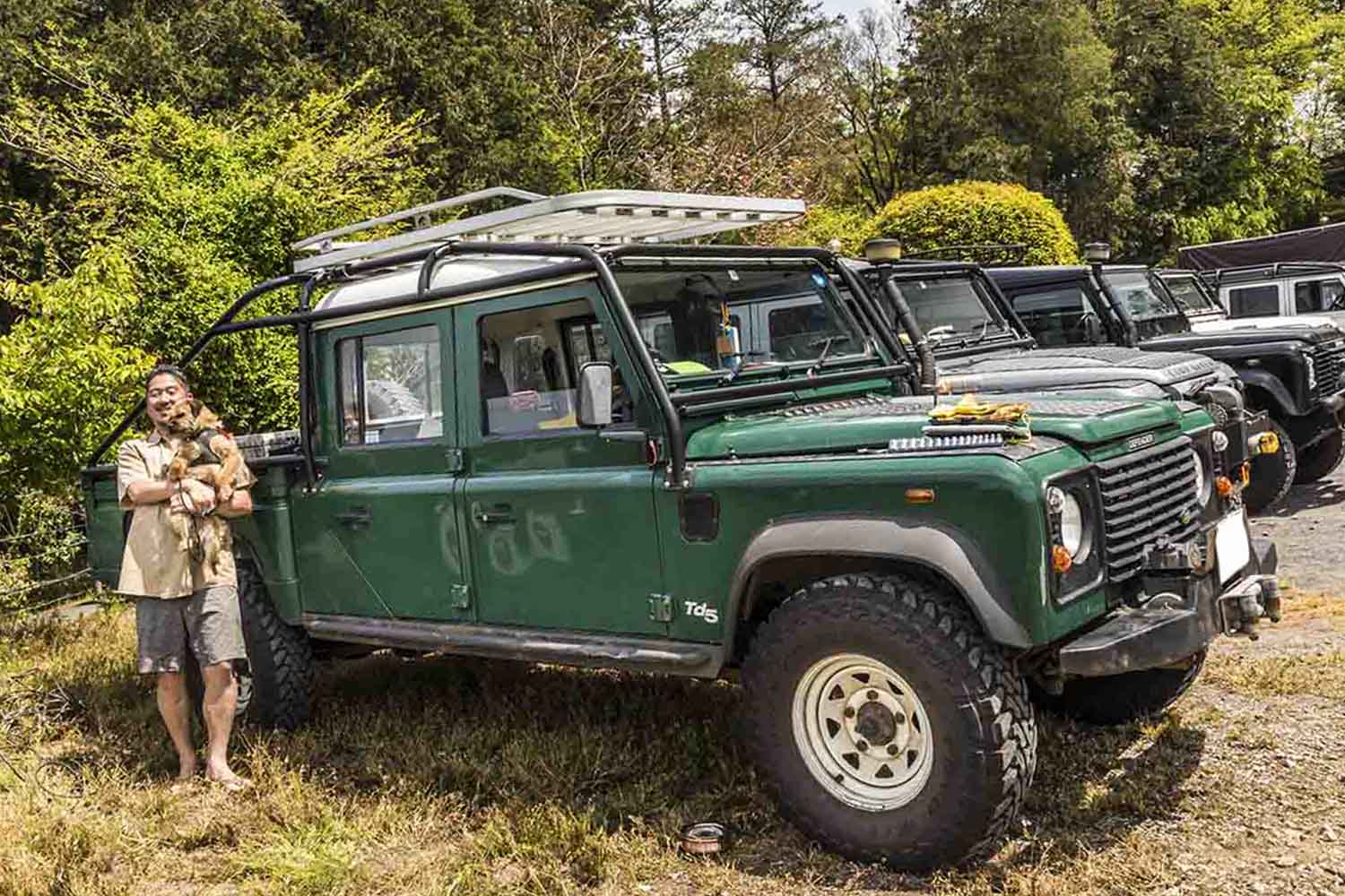 ランドローバー「ディフェンダー130」のピックアップをオランダから直