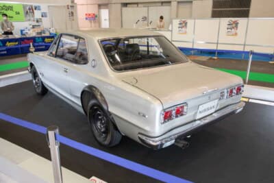 会場には1/1スケールの日産「スカイライン2000GT-R」が展示されていた