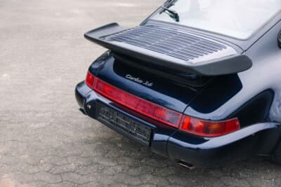 25万8125ユーロ（邦貨換算約4360万円）で落札されたポルシェ「911ターボ3.6」（C）Courtesy of RM Sotheby's