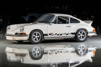 74万7500ドル（邦貨換算約1億2000万円）で落札されたポルシェ「911 カレラ RS 2.7 ツーリング」（C）Courtesy of RM Sotheby's