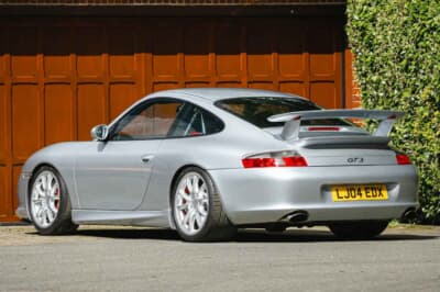 5万5688ポンド（邦貨換算約1096万円）で落札されたポルシェ「911 GT3」（C）Iconic Auctioneers