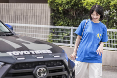 自身もオープンカントリーを愛車に装着しているので、RAV4も相当気になる様子