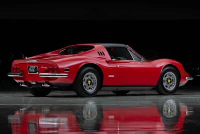 77万5000ドル（邦貨換算約1億2000万円）で落札されたディーノ「246GTS」（C）Courtesy of RM Sotheby's