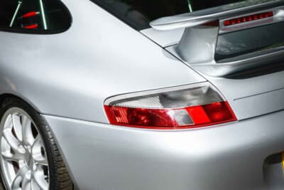 5万5688ポンド（邦貨換算約1096万円）で落札されたポルシェ「911 GT3」（C）Iconic Auctioneers