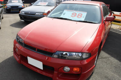 やむを得ず修理したうえで中古車として販売するケースがある（写真はイメージ）