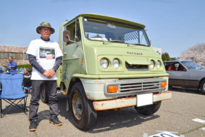 トヨタ トヨエースと、オーナーの山崎浩和さん