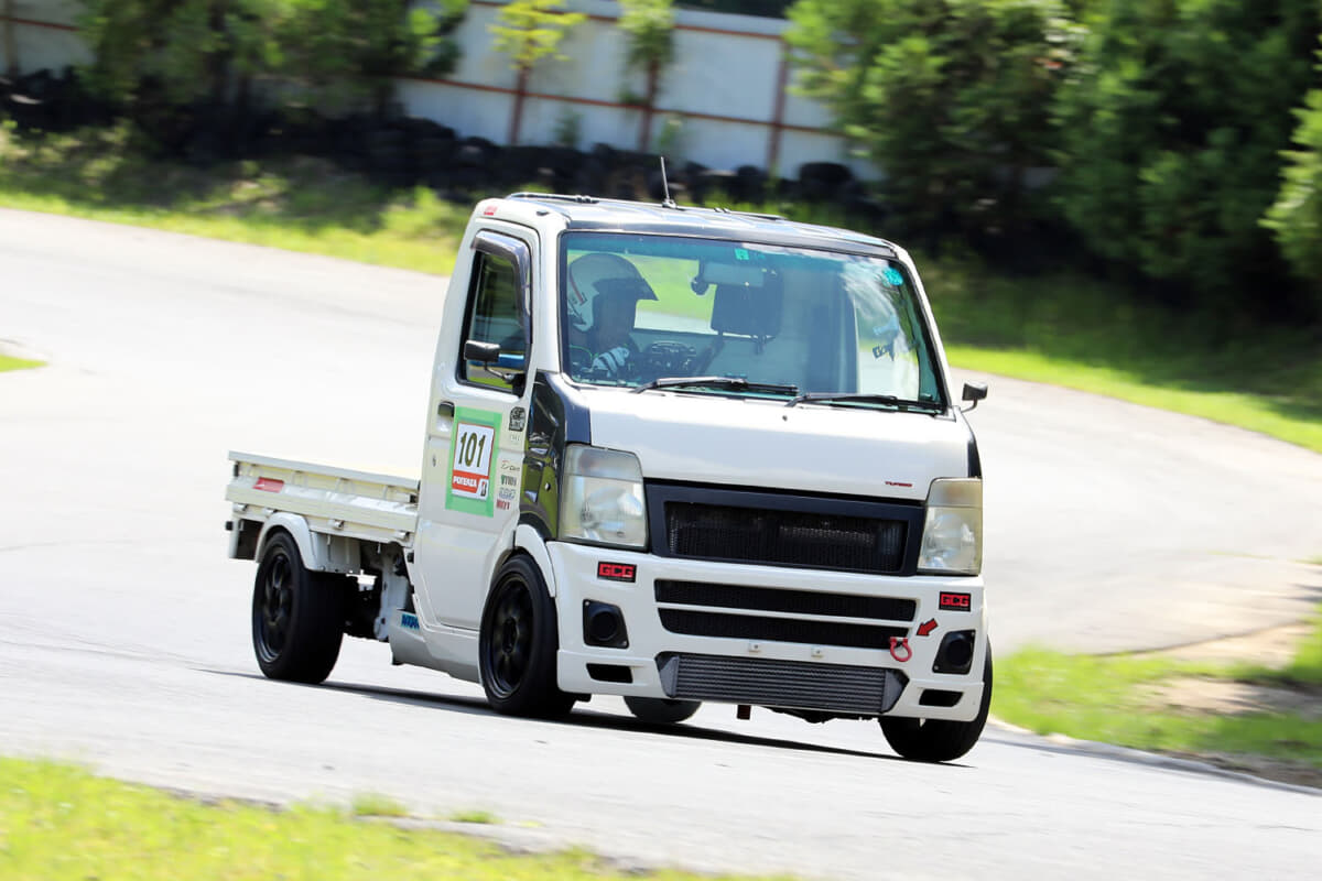 スズキ キャリイ：サーキット最速仕様のフルチューン軽トラを完成させた