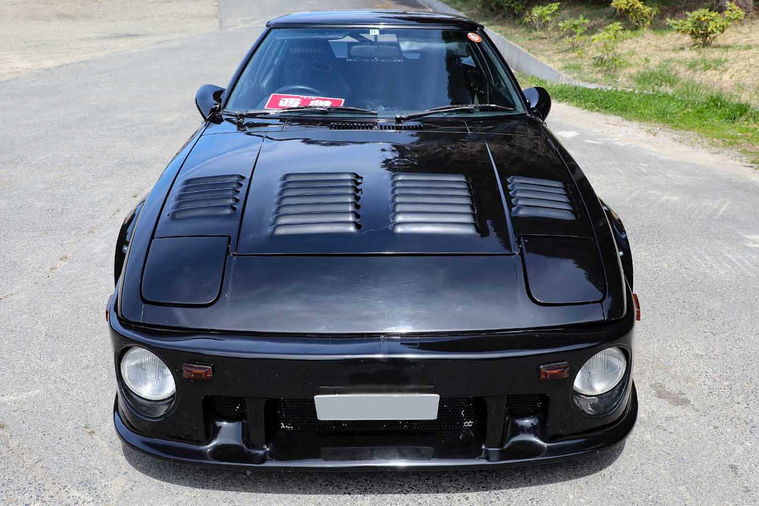 昭和の改造マシンを目指したマツダ「サバンナRX-7」が痺れるほどカッコいい！ ポルシェバンパーにオバフェンは当時の走り屋の証でした | AUTO  MESSE WEB（オートメッセウェブ） 〜クルマを文化する 〜