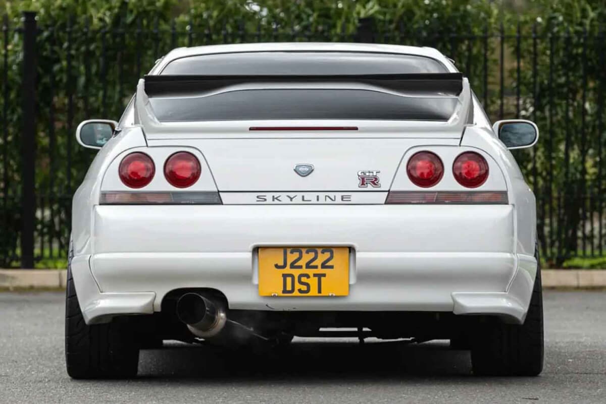 3万7125ポンド（邦貨換算約735万円）で落札された日産「スカイラインGT-R」（C）iconicauctioneers