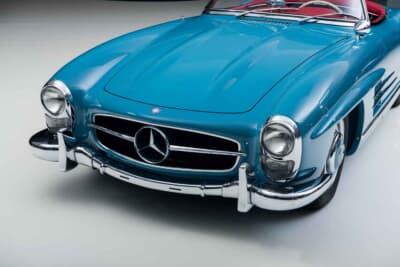 209万5000ドル（邦貨換算約3億3000万円）で落札されたメルセデス・ベンツ「300SL ロードスター」（C）Courtesy of RM Sotheby's