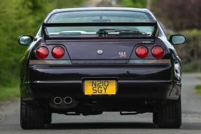 流札となった日産「スカイラインGT-R V-Spec（R33）」（C）Iconic Auctioneers