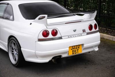 3万7125ポンド（邦貨換算約735万円）で落札された日産「スカイラインGT-R」（C）iconicauctioneers