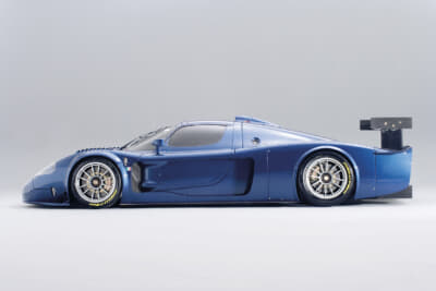 マセラティ MC12 ヴェルシオーネ コルセ：最高速度は326km/hを誇る