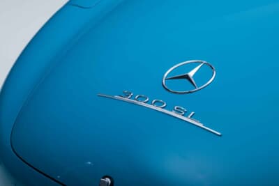 209万5000ドル（邦貨換算約3億3000万円）で落札されたメルセデス・ベンツ「300SL ロードスター」（C）Courtesy of RM Sotheby's