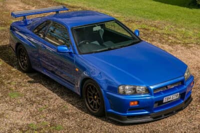 12万1500ポンド（邦貨換算約2391万円）で落札された日産「スカイラインGT-R V-Spec（R34）」（C）Iconic Auctioneers