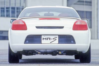 トヨタ MR-S：テールランプにはリアフォグランプが内蔵されていた