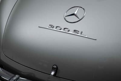 165万5000ドル（邦貨換算約2億6420万円）で落札されたメルセデス・ベンツ「300SL」（C）Courtesy of RM Sotheby's