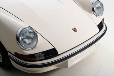 74万7500ドル（邦貨換算約1億2000万円）で落札されたポルシェ「911 カレラ RS 2.7 ツーリング」（C）Courtesy of RM Sotheby's