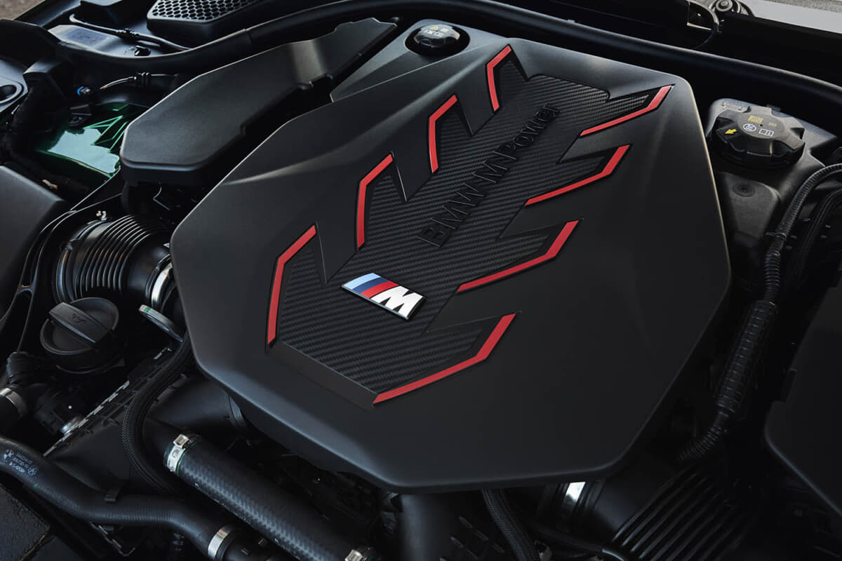 BMW M5：4.4L V8エンジンを搭載する