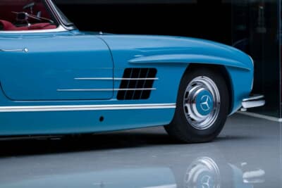 209万5000ドル（邦貨換算約3億3000万円）で落札されたメルセデス・ベンツ「300SL ロードスター」（C）Courtesy of RM Sotheby's