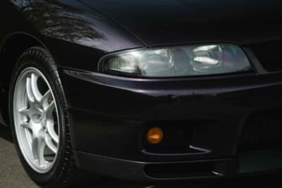 流札となった日産「スカイラインGT-R V-Spec（R33）」（C）Iconic Auctioneers