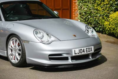 5万5688ポンド（邦貨換算約1096万円）で落札されたポルシェ「911 GT3」（C）Iconic Auctioneers