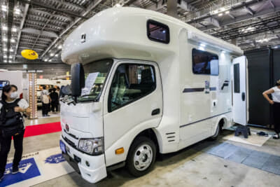 AtoZ ACE-G：全長約5.2m×全幅約2.2m×全高2.9mと、一般的な駐車スペースにもギリギリ停めることができるサイズ